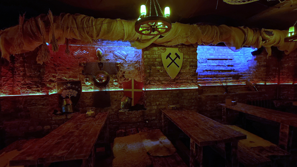 "Под ведьмачьим мечом", интерьер, цветокор