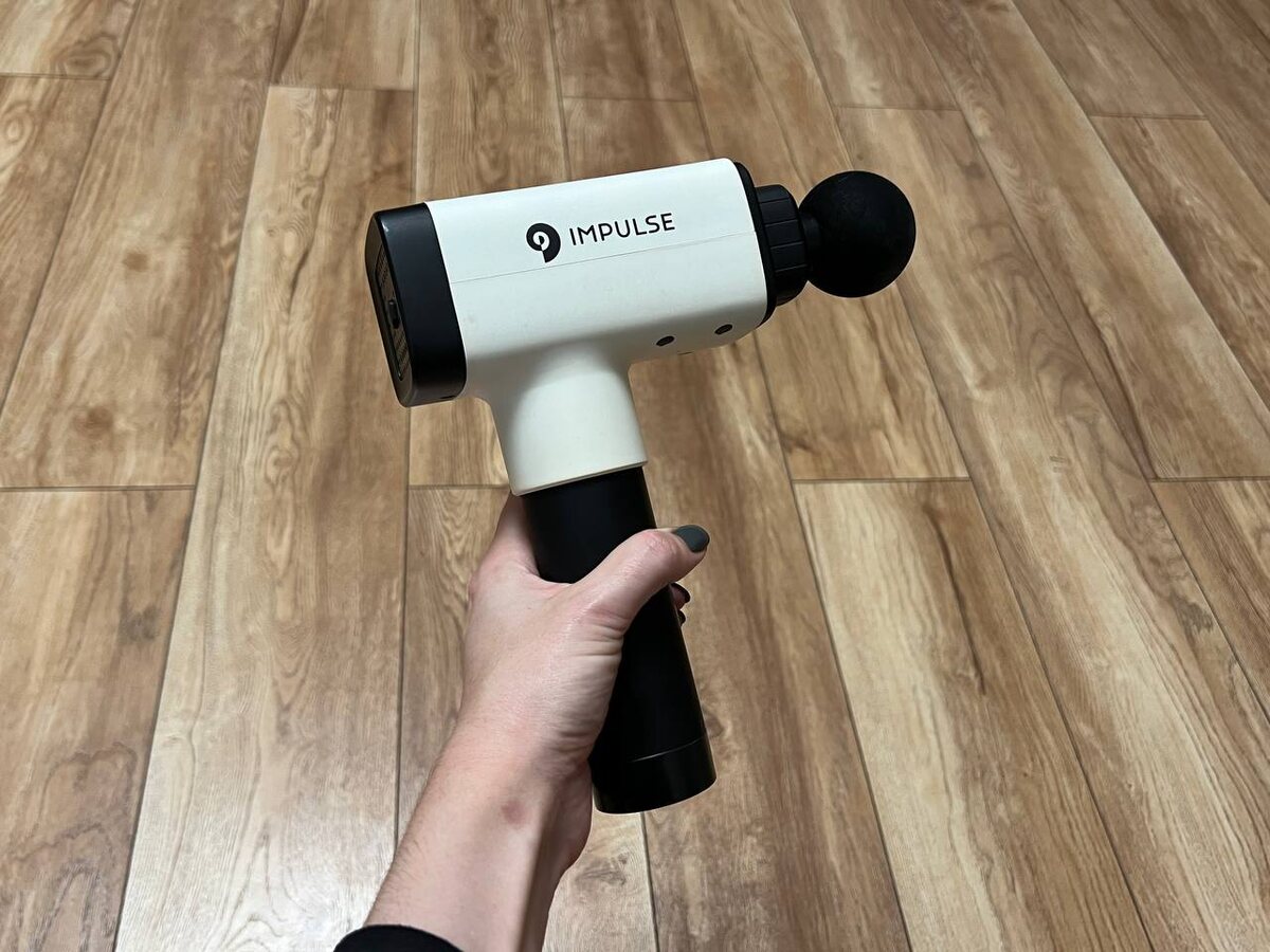 Перкуссионный массажный пистолет