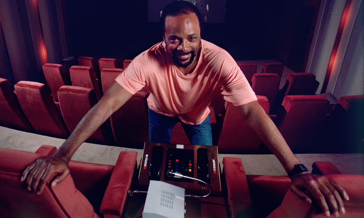 Прикосновение Мидаса… Джонс работает над музыкой к фильму «Цветы лиловые полей» в 1986 году. Фотография: Дэвид Хьюм Кеннерли/Getty Images