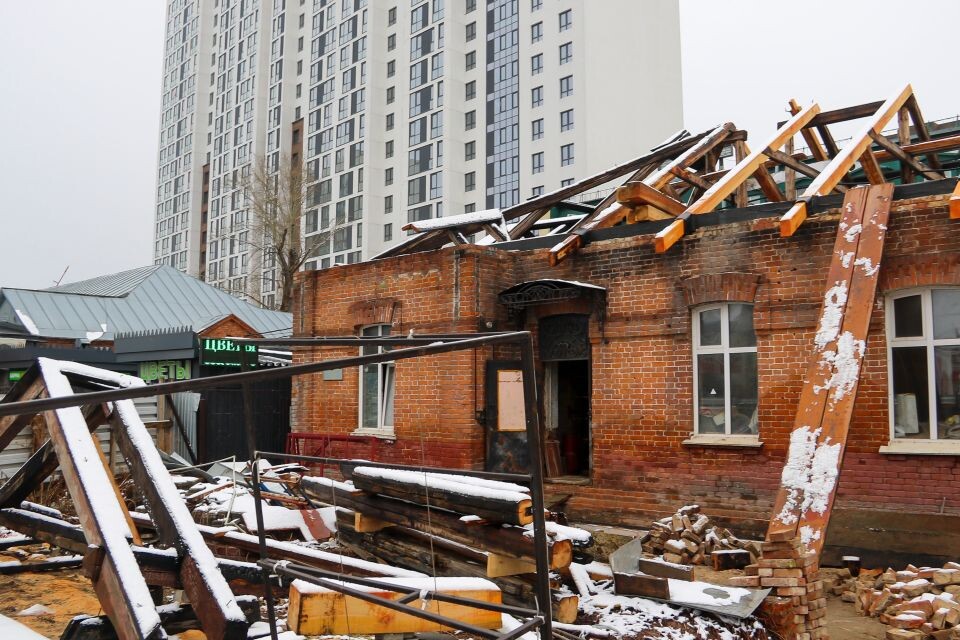    Реставрация памятника архитектуры у вокзала. Источник: Виталий Барабаш