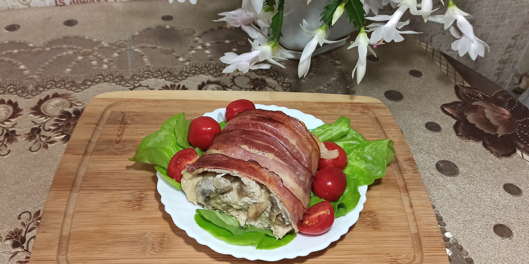 Рулет из куриной грудки с грибами в беконе ✦ Нежный, ароматный и сытный рецепт на любой случай