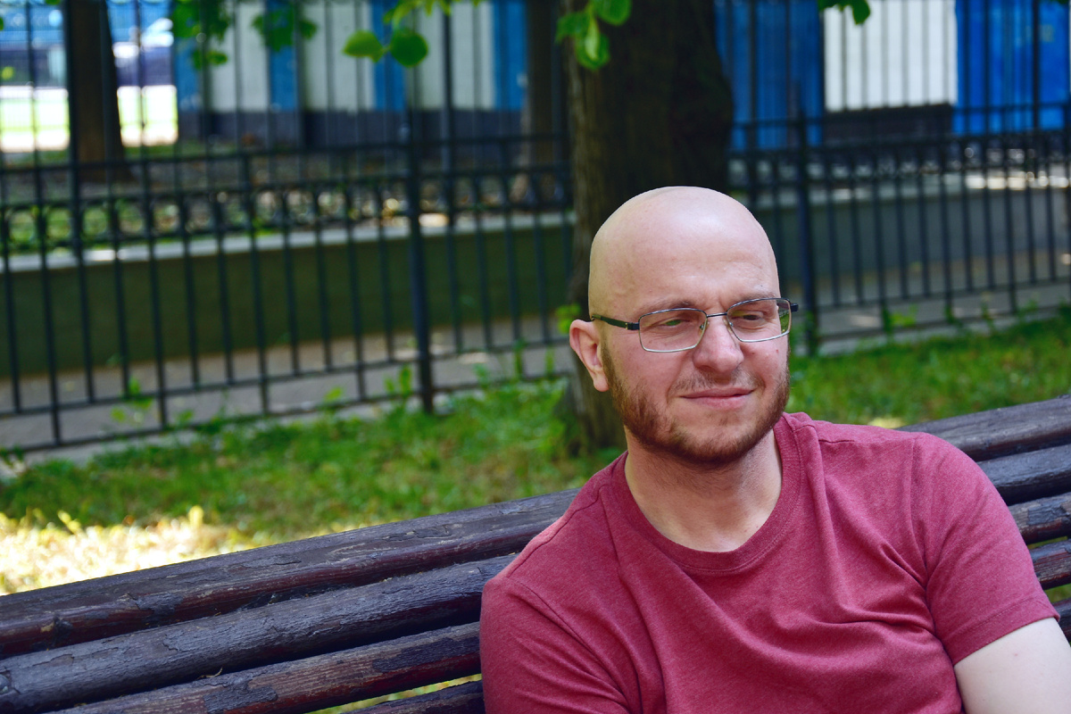 Рома. Миусский сквер. Москва. Поездка на ПЭТ КТ в Бурденко.