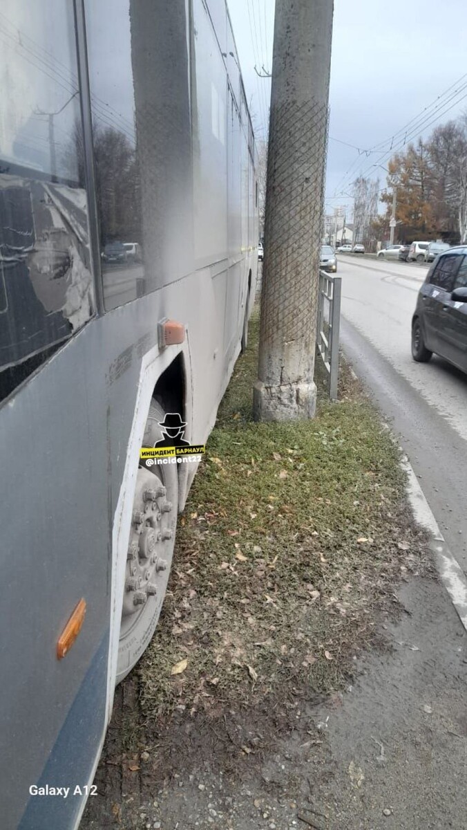    Инцидент с троллейбусом. Источник: t.me/incident22