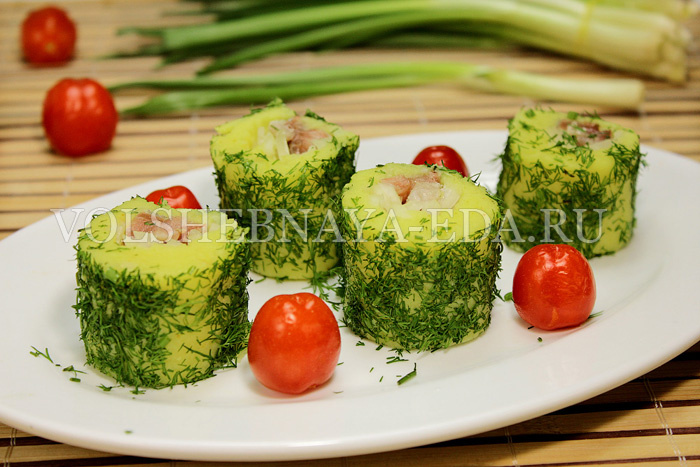 Картофельные роллы с сельдью и луком