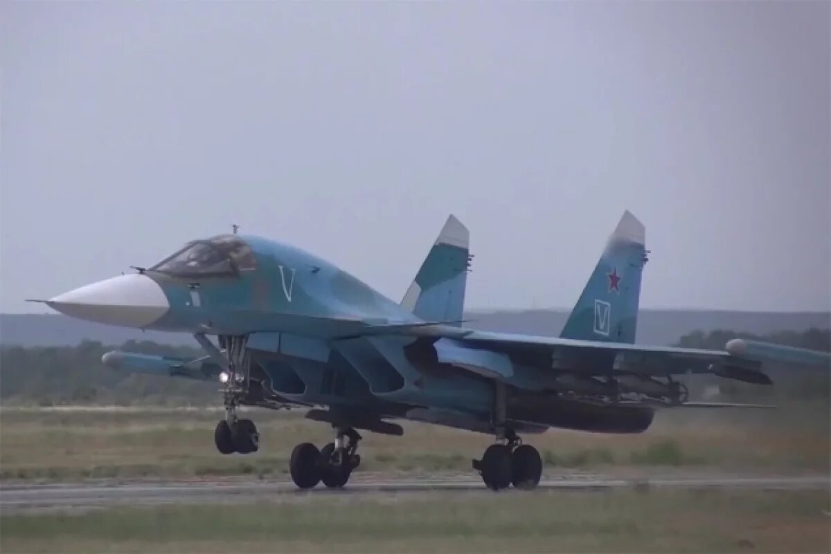    В курском приграничье Су-34 авиабомбой уничтожил опорный пункт и солдат ВСУ