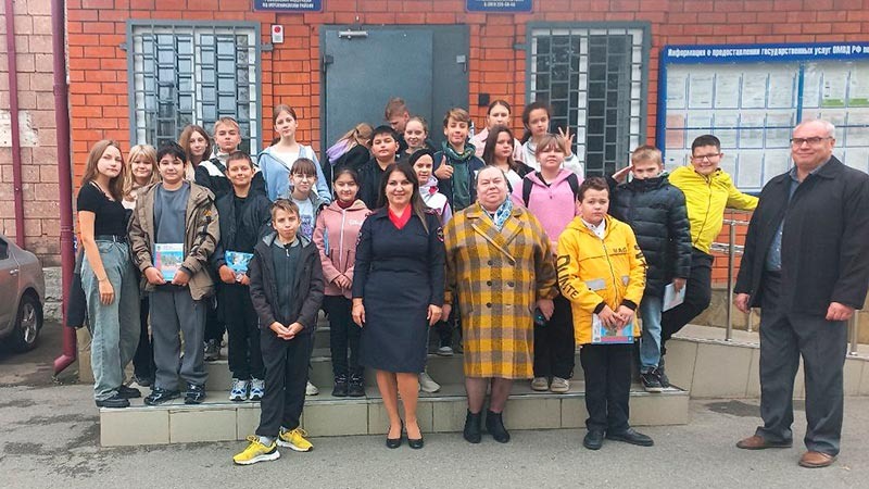    Полицейские Курганинского района провели профориентационную встречу со школьниками