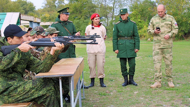   Школьники прошли «Курс молодого бойца»