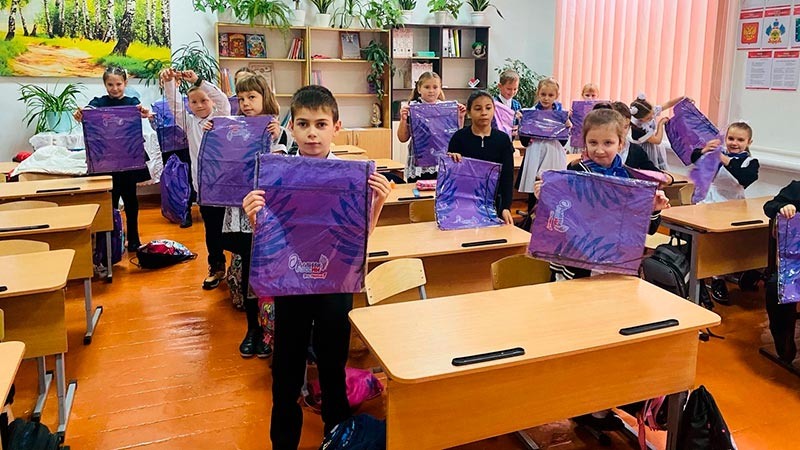    «Орлята» школы № 2 получили подарки