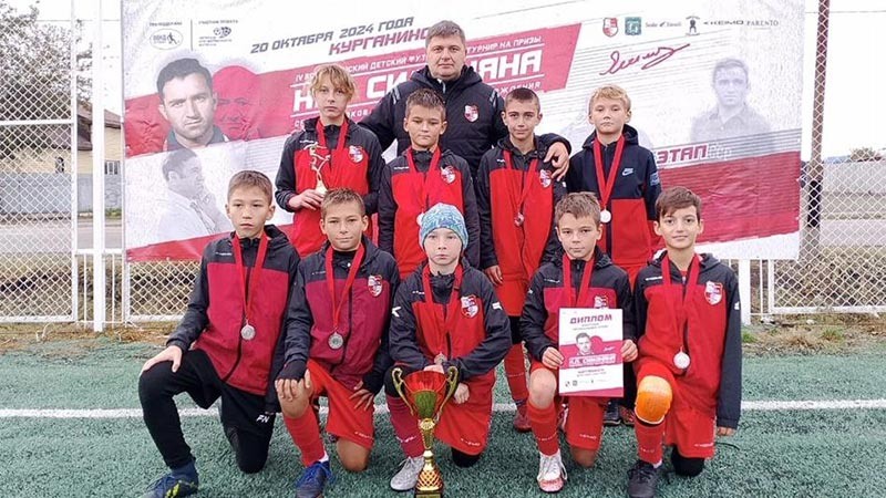    Наши футболисты с серебром!