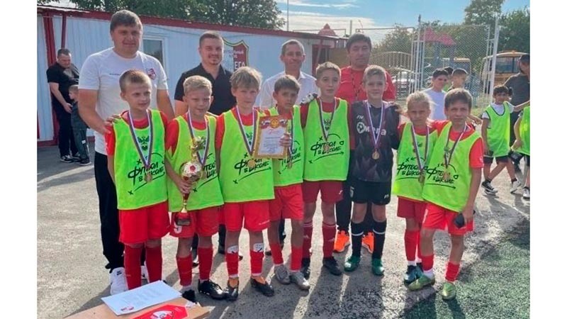    Лучшие команды школьной лиги