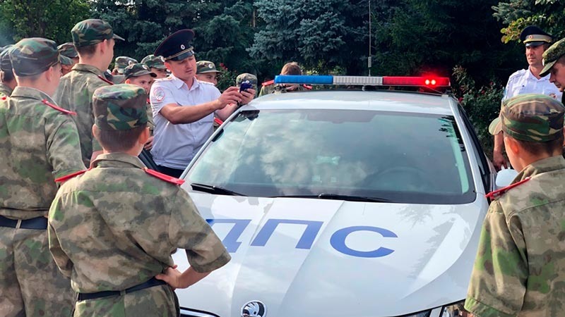    Кадеты за безопасность на дорогах!