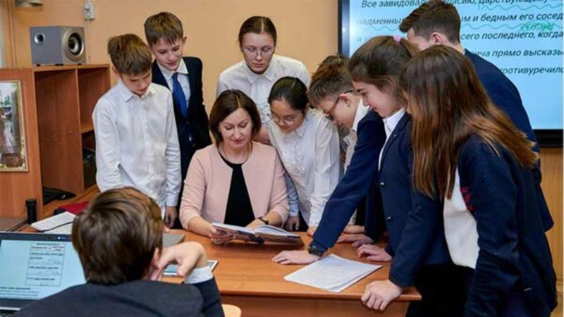    Президент РФ поручил увеличить размер единовременной выплаты земским учителям