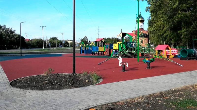    В Курганинске подходит к завершению благоустройство общественной территории по улице Лермонтова