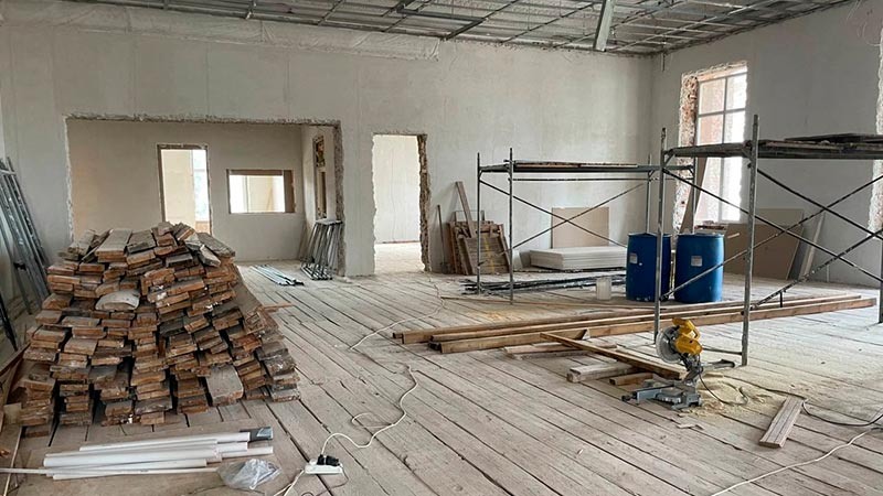    Продолжается капитальный ремонт Курганинского КДЦ