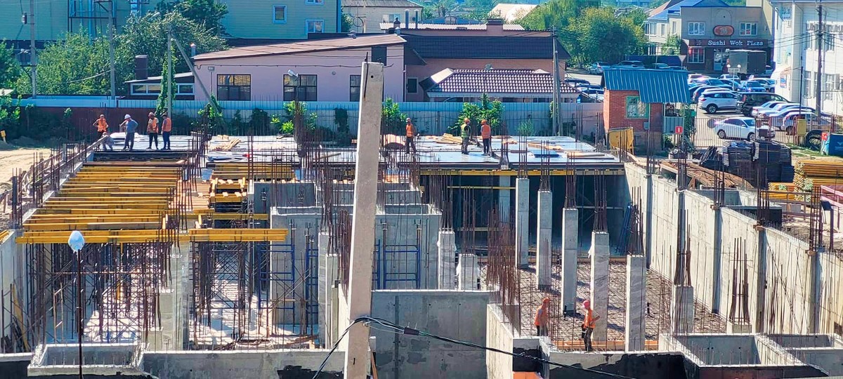    Строительство новой поликлиники продолжается