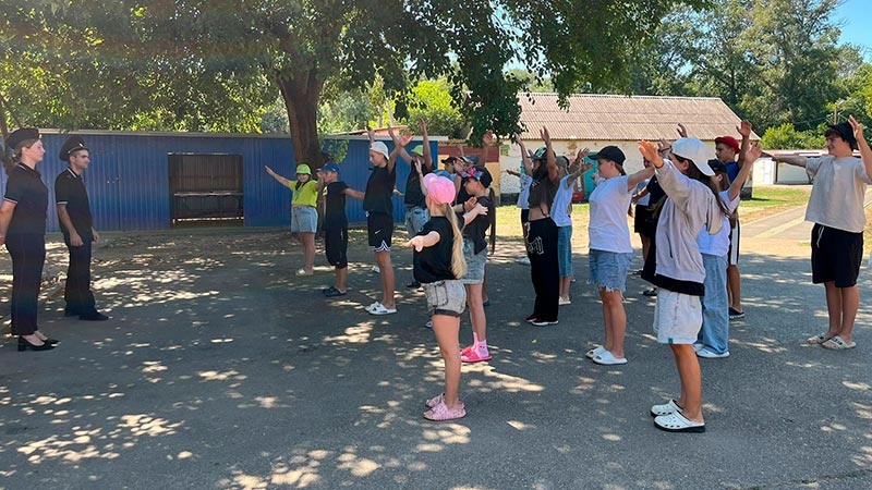    Курганинские полицейские присоединились к Всероссийской акции «Зарядка со стражем порядка»