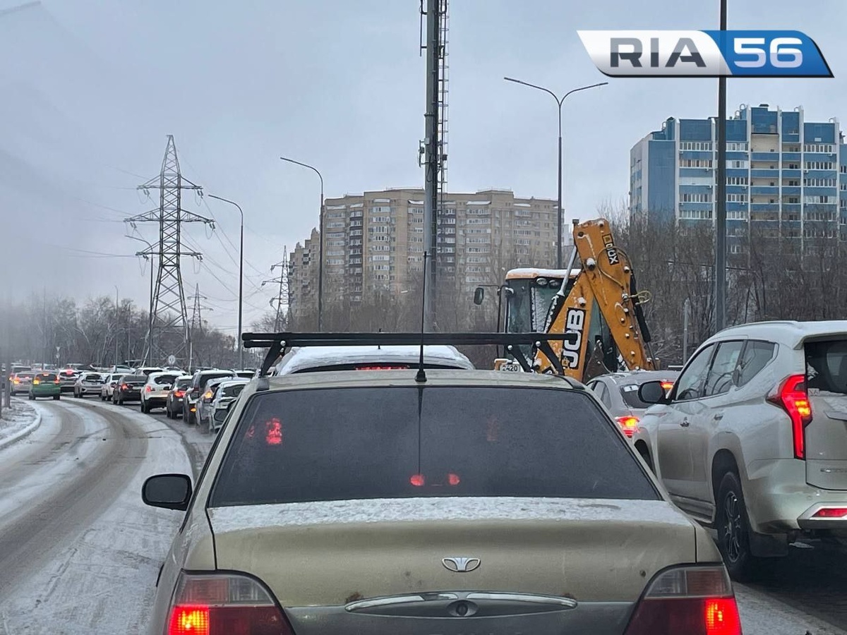    Оренбург встал в пробках: Снегопад, окончание каникул, и конечно на работу Белов Михаил Александрович