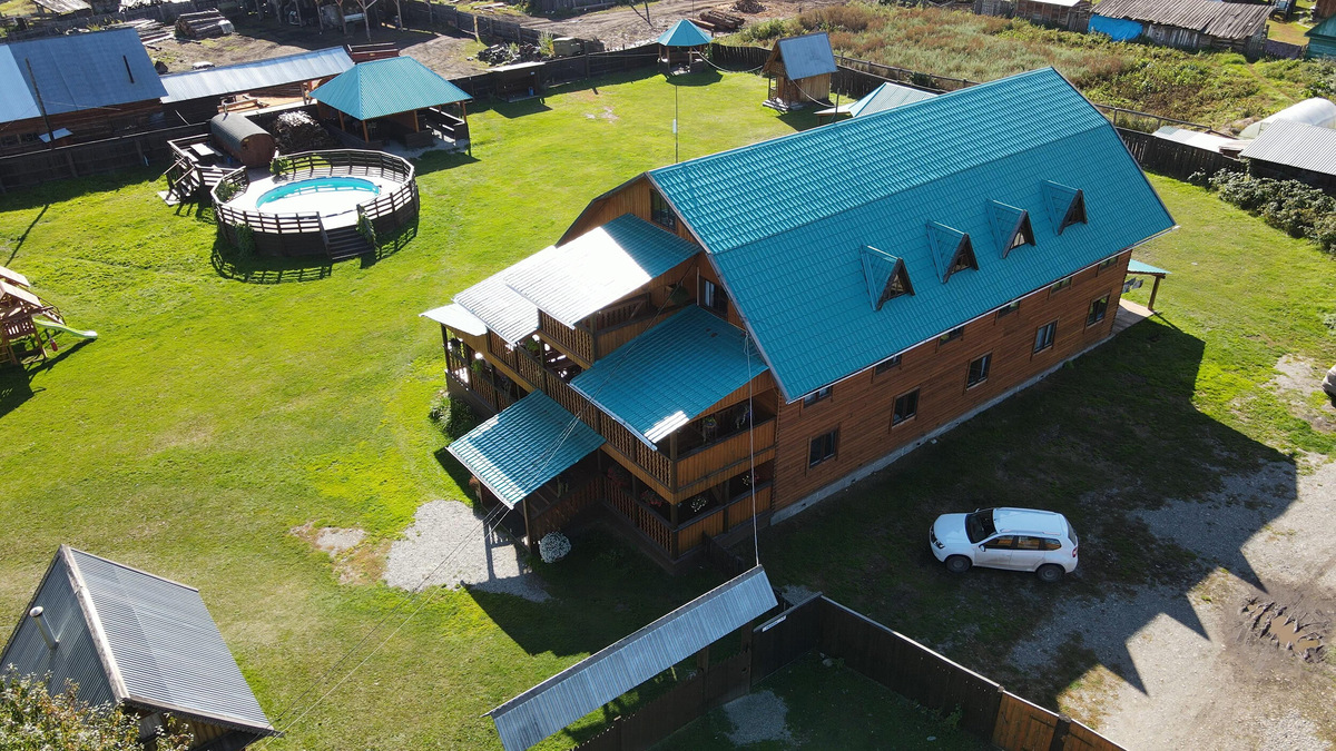 Нижняя турбаза «Мультинские озёра». Очень чистая база, тихое место, вкусная еда, баня, бассейн 