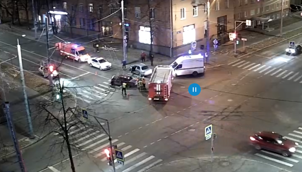    Скриншот с записи камеры «Ситилинк»