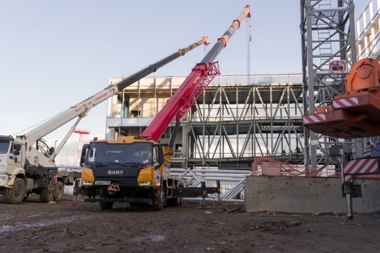    Здание аэропорта Оренбурга становится ажурным: Фото со стройки нового терминала   Белов Михаил Александрович