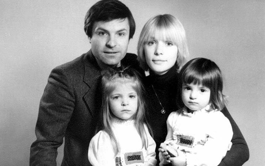 Родион Нахапетов и Вера Глаголева с дочерьми