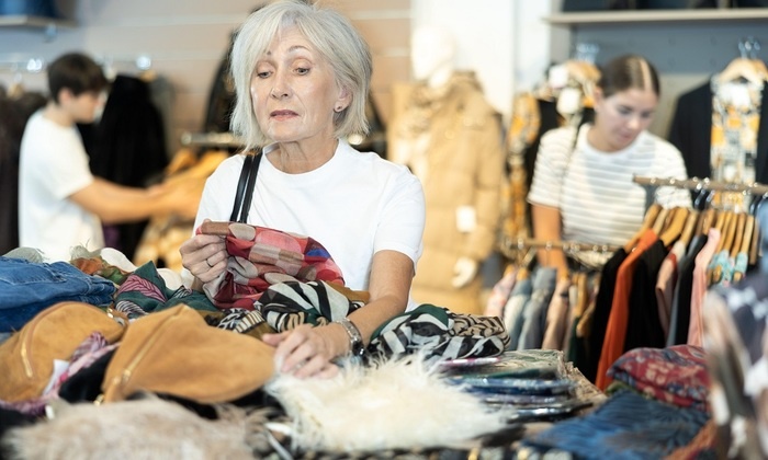    Россияне экономят: покупают подержанные машины и старые вещи