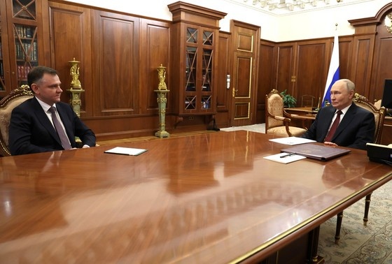    Президент РФ Владимир Путин, Юрий Слюсарь