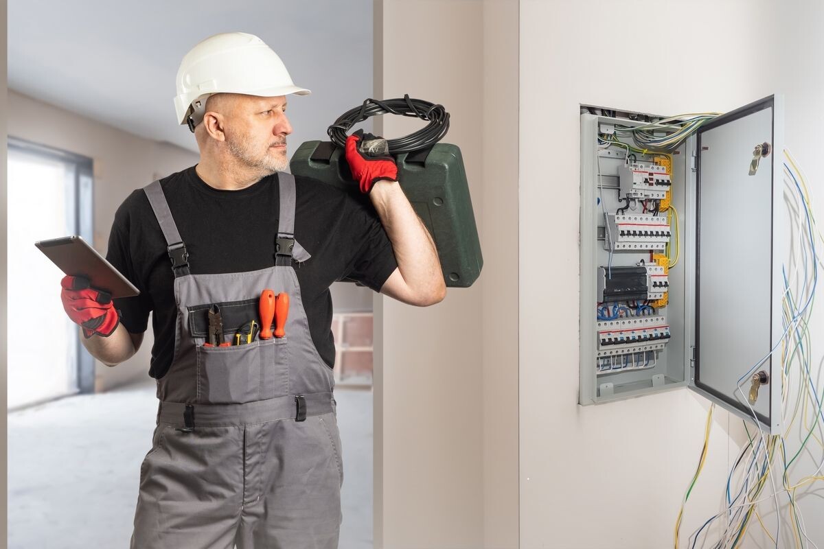 Если вам не оказали услугу полностью, потребуйте предоплату. Источник: Shutterstock📷
