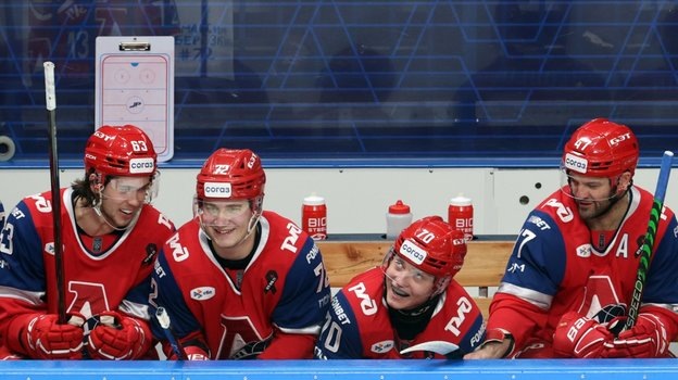    Хоккеисты «Локомотива» Павел Красковский, Максим Березин, Егор Сурин и Александр Радулов (слева направо).ХК «Локомотив»