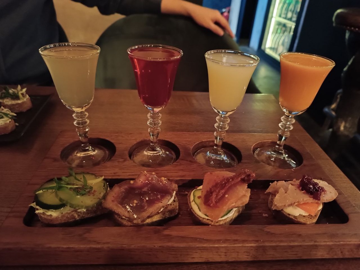 Хреновуха, смородиновая, лимонная и облепиховая.