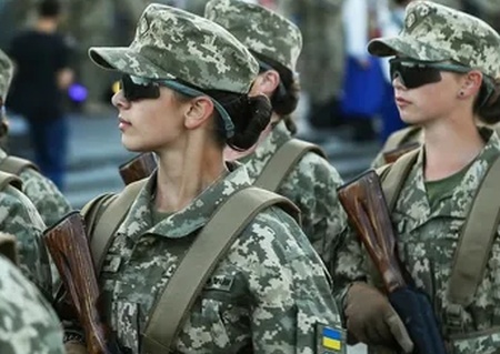    Безуглая выступила за мобилизацию женщин, сославшись на Конституцию Украины