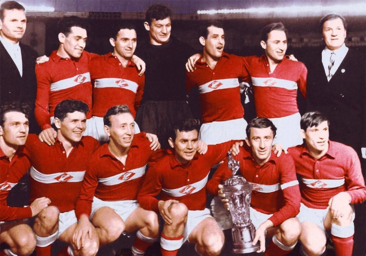 Московский Спартак в своих традиционных футболках. Фото из открытых источников.