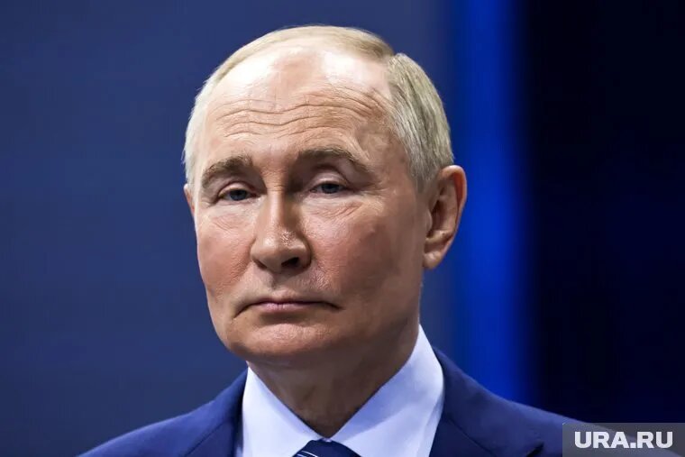 Президент ознакомился с традициями волонтерства в России. Фото: Владимир Андреев © URA.RU