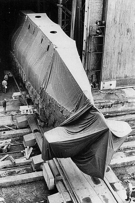 Фото 1986 г. с выводом из цеха Ленинградского адмиралтейского объединения МС-520 "Пиранья", найденное в интернете в издании "Адмиралтейские верфи подводному флоту России". Санкт-Петербург издание "Гангут" 2003 г.