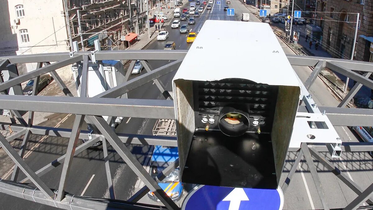    Комплекс фотовидеофиксации нарушений ПДД.