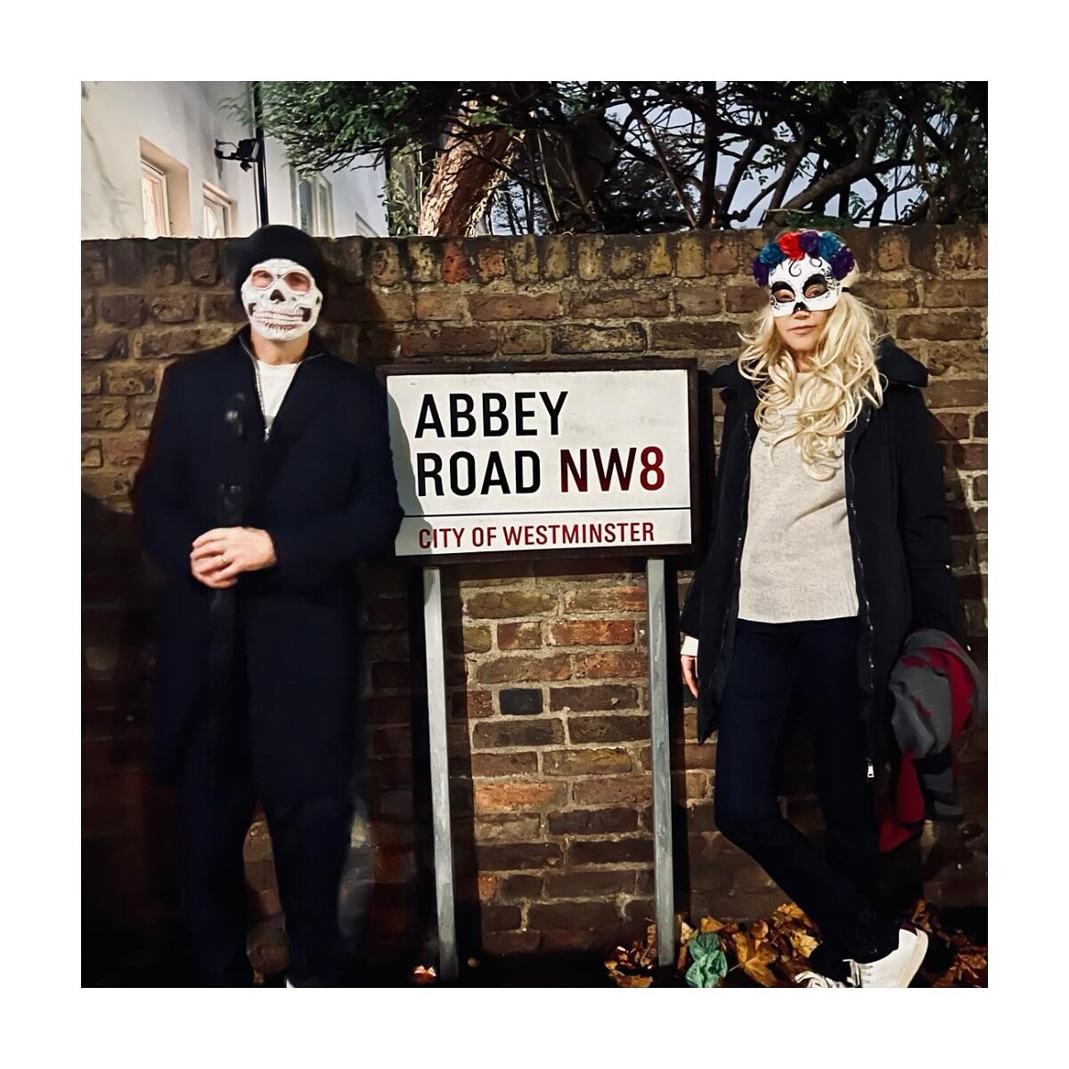 Пол и Нэнси на Abbey Road. Фото Мэри МакКартни, соцсети