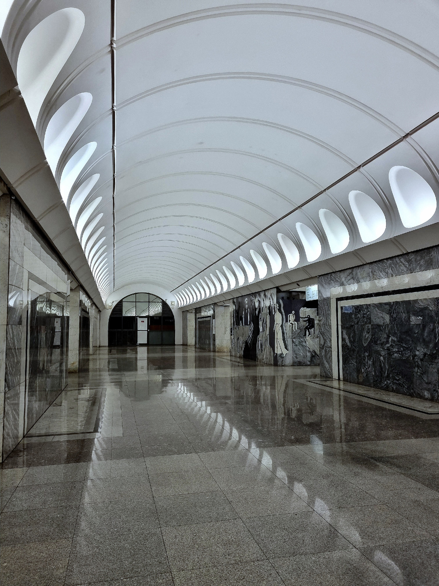 Станция метро Достоевская. Фото автора статьи.