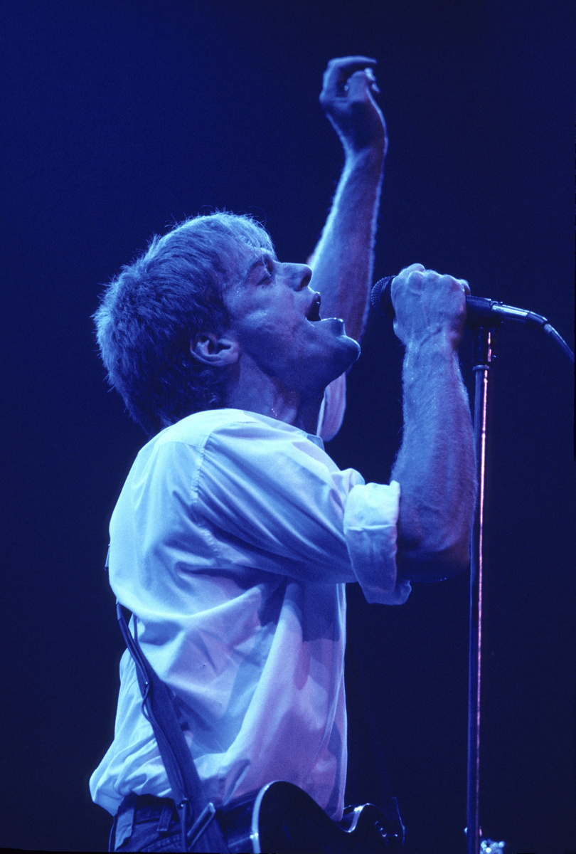    Брайан Адамс родился 5 ноября 1959 года в Кингстоне (Канада). Отец Брайана был военным, а затем дипломатом, поэтому семья часто переезжала. В начале 1970-х родители певца развелись, и Брайан с матерью и братом осел в Ванкувере / globallookpress.com