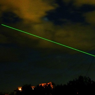 Экипаж самолета Boeing 737-800, выполнявшего рейс из Бангкока в Иркутск, сообщил о попытки ослепить их лазером зеленого цвета во время посадки в областном центре. Инцидент произошел 3 ноября.