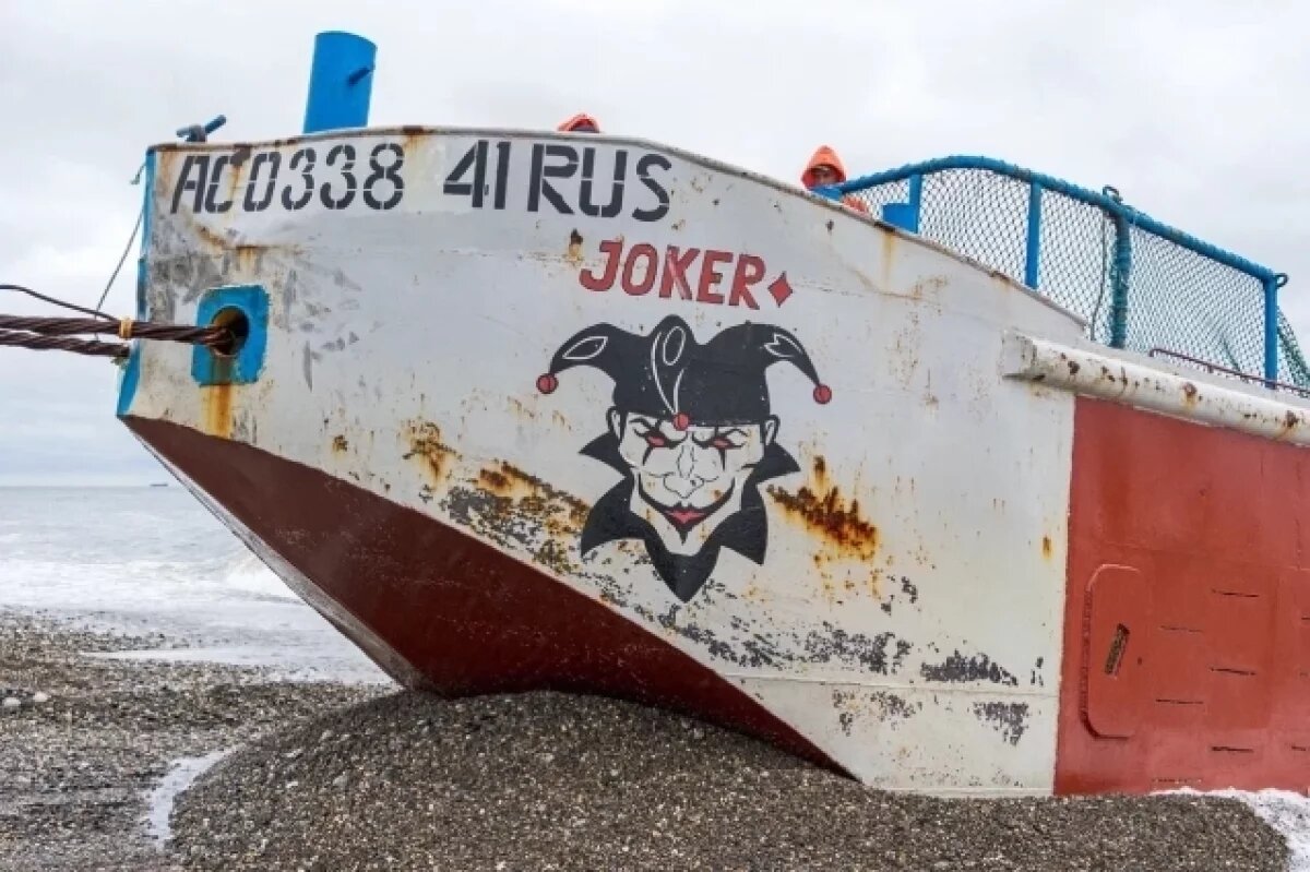    Большинство добытчиков лососей будут вынуждены отказаться от договоров.