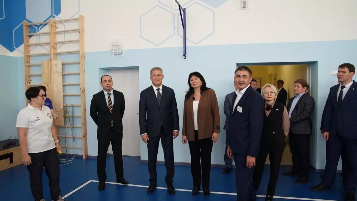     Источник: Радий Хабиров