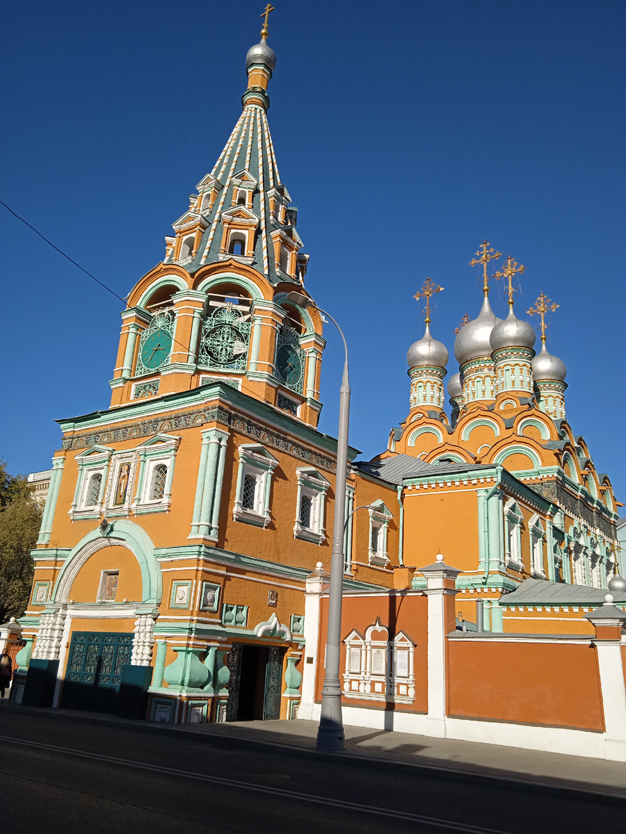 9 дом отвечает за темы духовности, нравственности, веры, религии, смены конфессий, вероисповедания. За обычаи и традиции, ритуалы, обряды, протокольные события. 