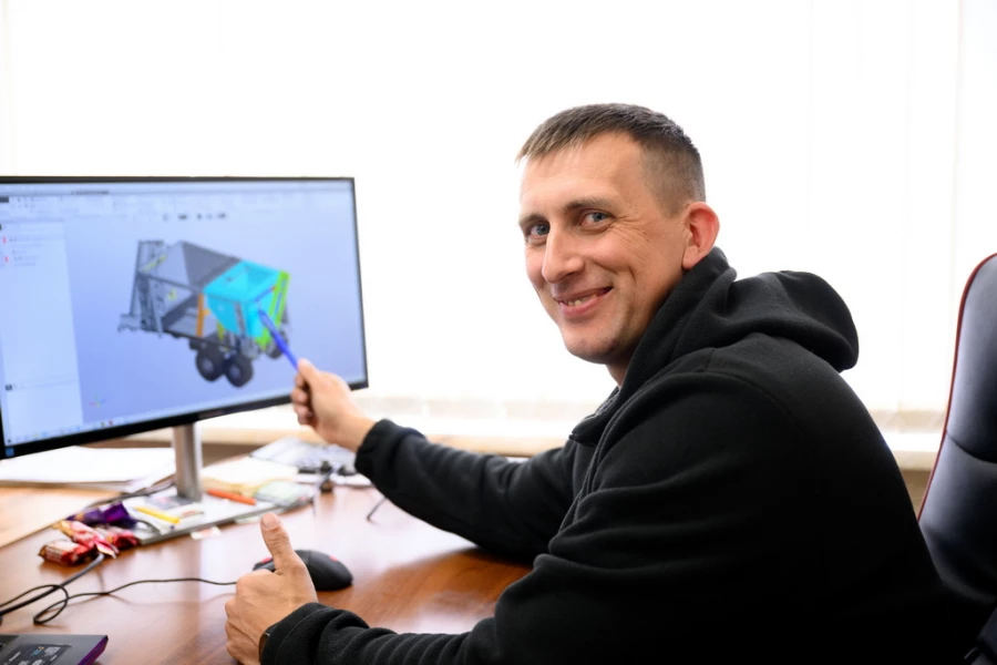   Главный конструктор «РУФ-2» Илья Скобкарев. Фото: Дмитрий Лямзин . Анна Камалова