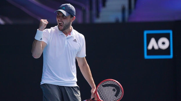 Аслан Карацев пробился в 1/2 финала на турнире Australian Open, где уступил будущему чемпиону -Джоковичу. 