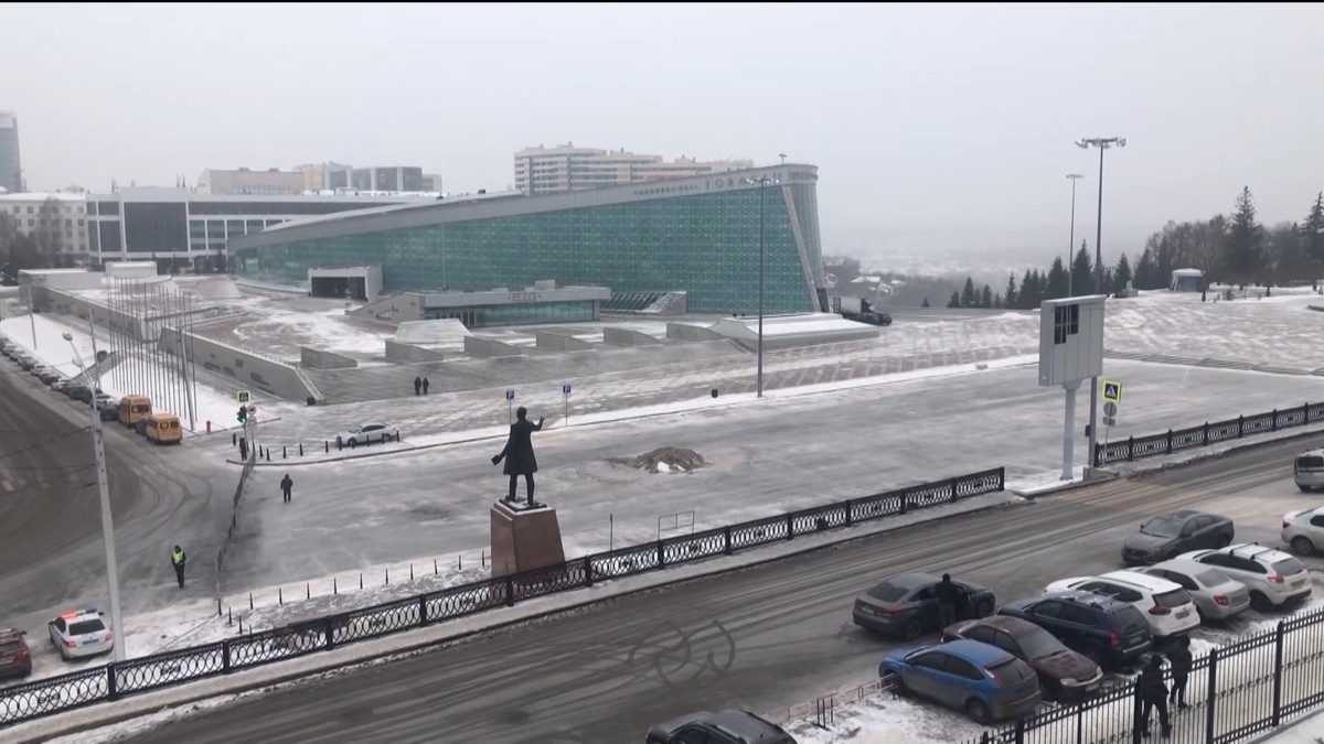    В Уфе ограничили движение у Конгресс-холла «Торатау»