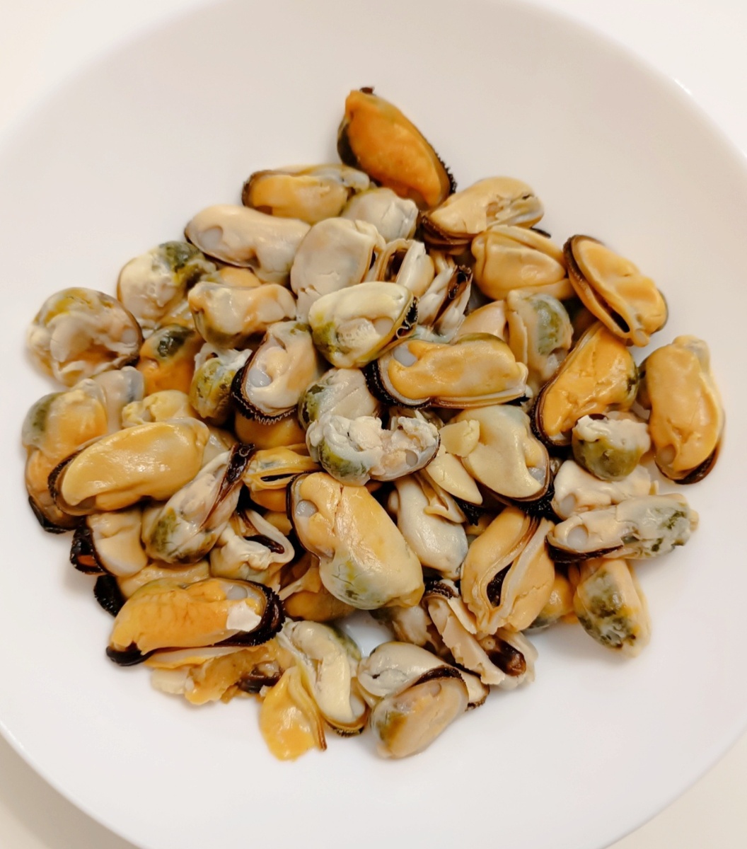 Выбирайте мидии лучше шоковой заморозки(сухие) безо льда и желательно на развес.