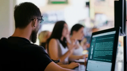 Целевая аудитория читает