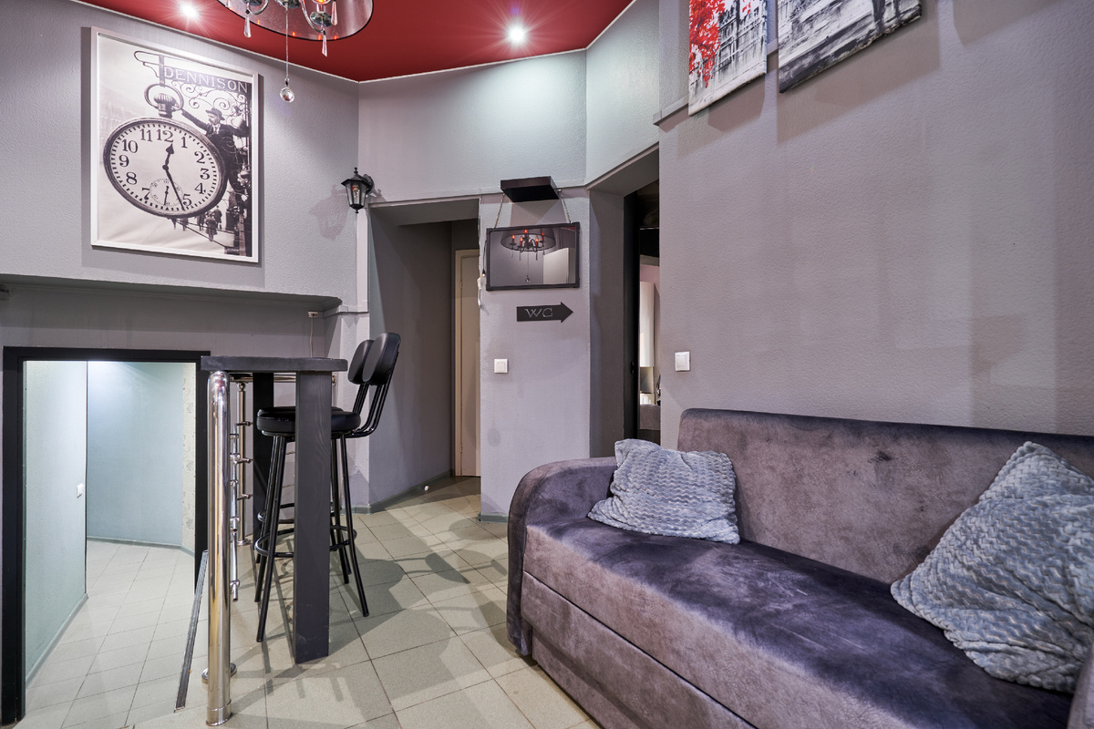 Зона ожидания студии Mango