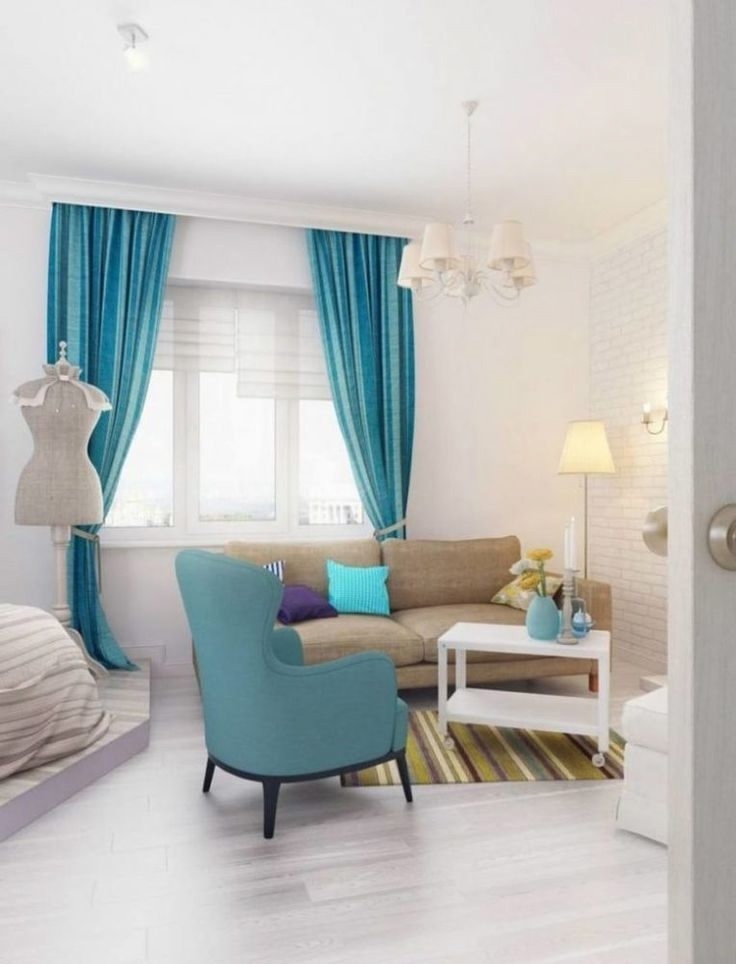 Белые стены, яркие акценты