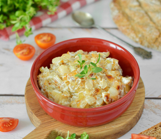 Просто лук, а так вкусно - это и закуска, и начинка, и соус, и намазка на хлеб
